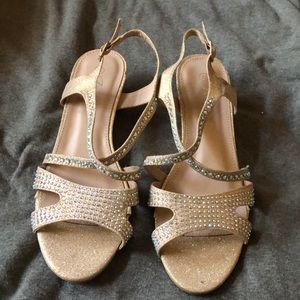 Shiny dress up sandal